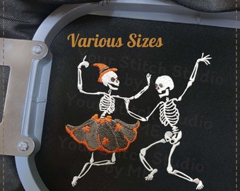 Diseño de bordado de danza de esqueletos, archivo digital de Halloween para máquina de bordar, 5 tamaños (rango de ancho 4.50 - 8.00 in)