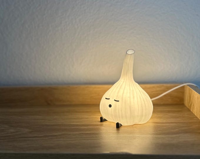 3D Printed Sleeping Garlic LED Lamp: Cute Foodie Accent Light
