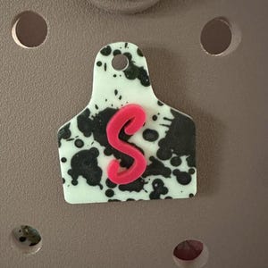 Dije para bolso Bogg con etiqueta de vaca, Dije con inicial personalizada para etiqueta de vaca, Accesorios para bolso Bogg