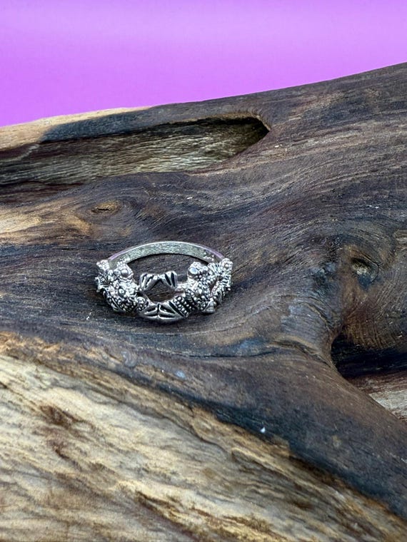 1990’s Interlocking Frog  Ring in Platinum-plated… - image 1