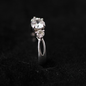 Sterling Silver Ring Cubic Zirconia 3 Stone Vintage Size 5.5