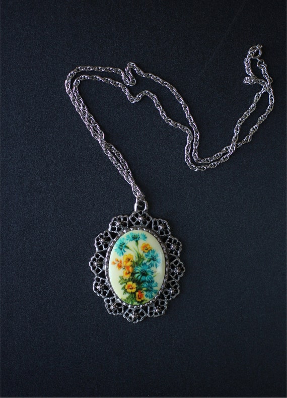 Vintage Flower Cameo Long Necklace with Filigree … - image 1