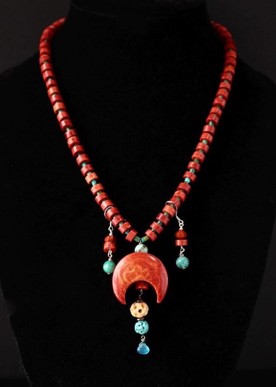 Parure De Bijoux En Perles De Nacre Et Corail Rouge - Collier Et Boucles D'oreilles, Fait Main, Neuf Avec étiquettes