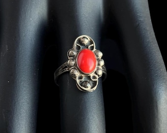 Anello vintage in argento sterling con corallo del sud-ovest – Cabochon ovale in corallo rosso – Misura 5,25