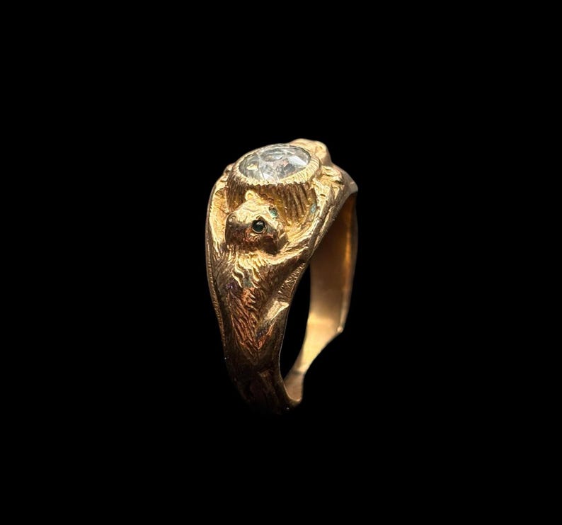 Antique Victorian 9ct Gold Monkey Ring with Emerald Paste Eyes – Size 9 image 3