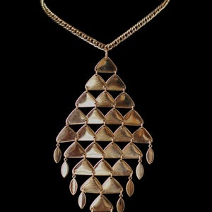 Vintage 1970s Vendome Signed Mod Fringe Bib Statement Necklace – Gold Tone