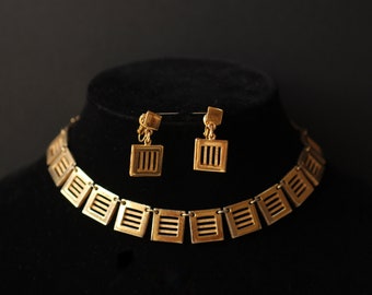 Vintage Crown Trifari Panel Gold Tone Necklace Choker and Earring Set: Square Link Parure Jewelry Set