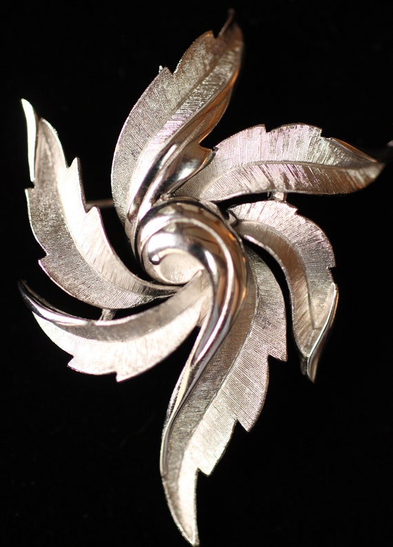 Vintage CROWN TRIFARI Spiral Etched Leaf Feather … - image 2
