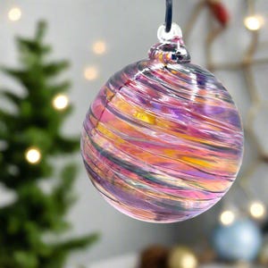 Sunset Spiral Twist Blown Glass Ornament – Hand Blown Glass Decoration