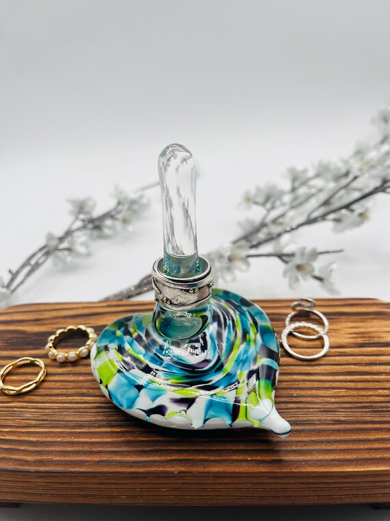 Glass Heart Ring Stand – Elegant Jewelry Holder for Rings
