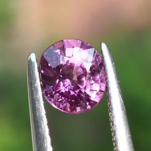 Natural pink sapphire 1.27 carats from Madagascar