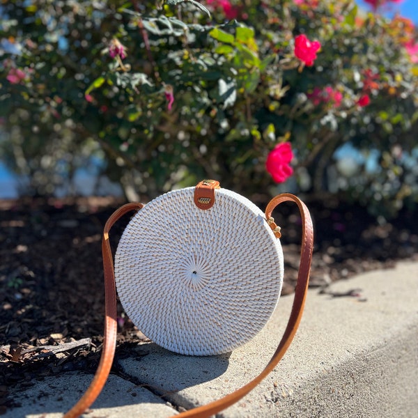 Boho Chic - Round Woven Rattan Crossbody Bag