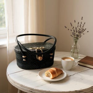 Mini Woven Rattan Handbag: Chic Boho Purse with Batik Lining