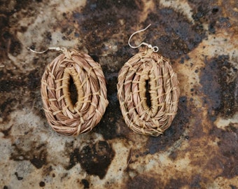 These earrings are handwoven using natural cordyline leaves. 4.5 cm drop x 3.25 wide