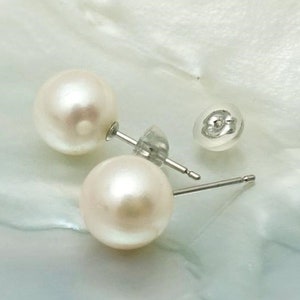 18K JapanGold or Platinum Natural Akoya Pearl pair stud Earrings 6mm,7mm,8mm/Pt/K18Gold with Silicone catch-back/with Guarantee Certificate