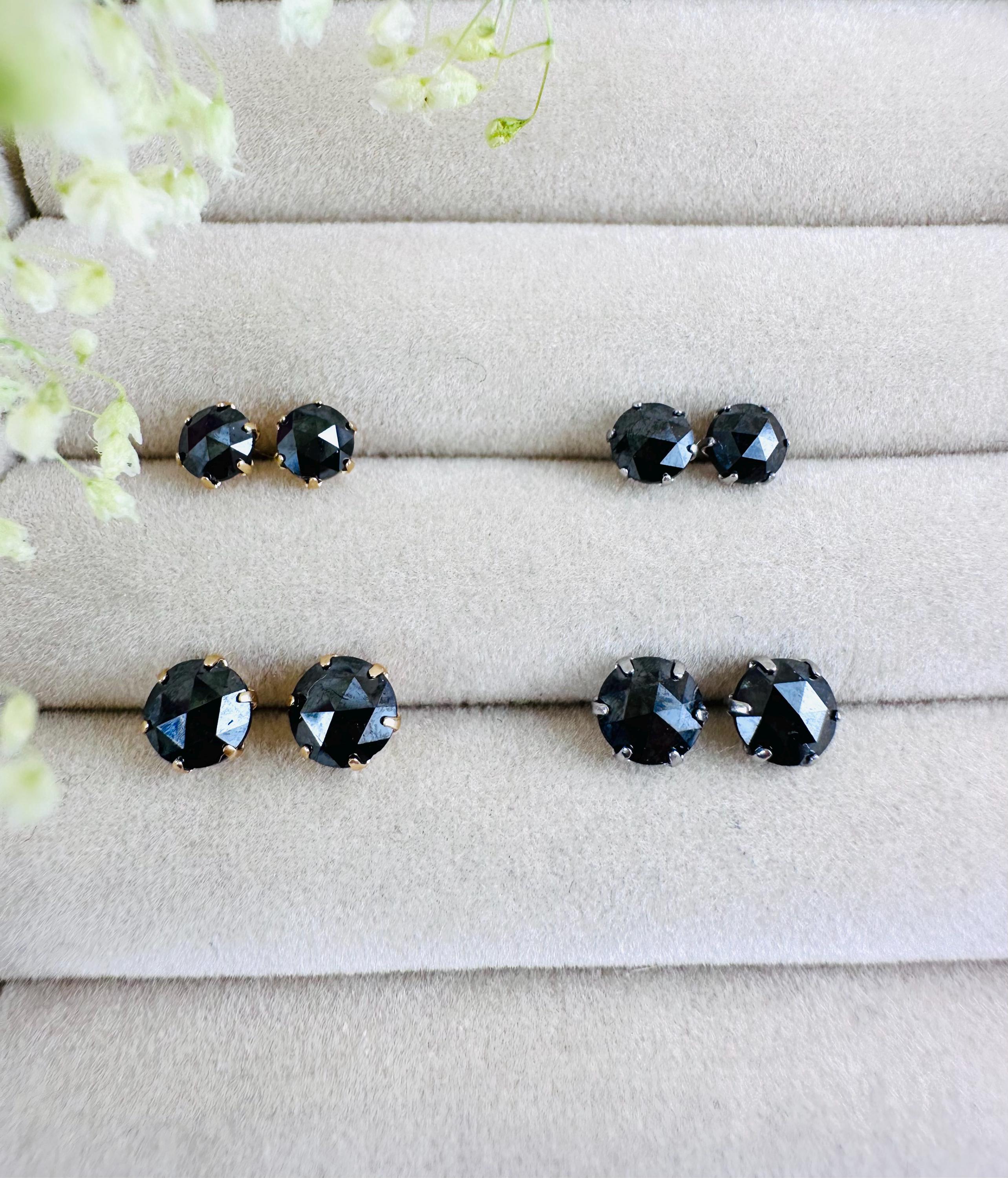【期間限定】 Platinum or Earring Stud Pair Diamond Gold/black Japan K18 アクセサリー