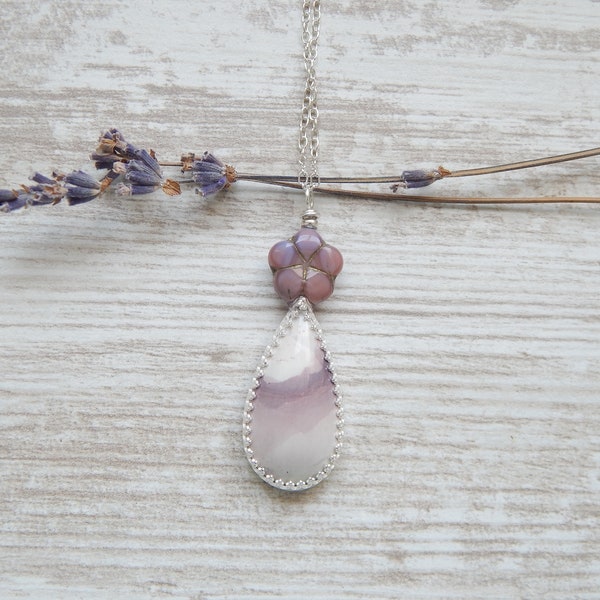 Collier en argent 925 avec jaspe hyacinthe et fleur en verre