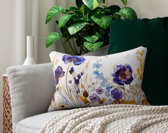 Coussin lombaire bleu fleurs sauvages : décoration florale vintage pour la maison