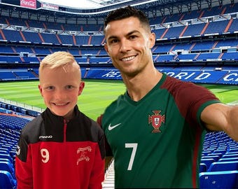 Ronaldo Selfie Personalised Image - Football gift CR7 Gift Portrait