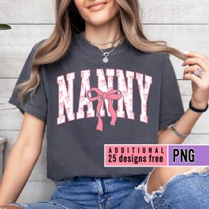 Coquette Varsity Nanny png, arcs Varsity Arch Nanny Png, Trendy Nanny Life png, Fichier numérique, Conception de chemise rose Coquette Nanny, Nanny DTF