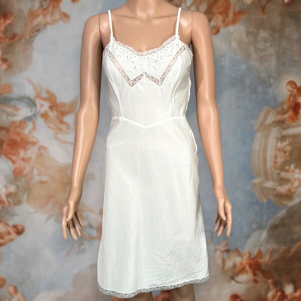 50’s Peach Embroidered Barbizon Encore Nylon Slip main image 1