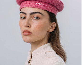 Chic pink beret, stylish women’s hat, statement accessory for everyday looks, gift for holiday