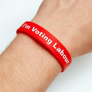 ¡Voto por el Partido Laborista! - Pulsera del Partido Laborista - Envío gratuito en el Reino Unido.