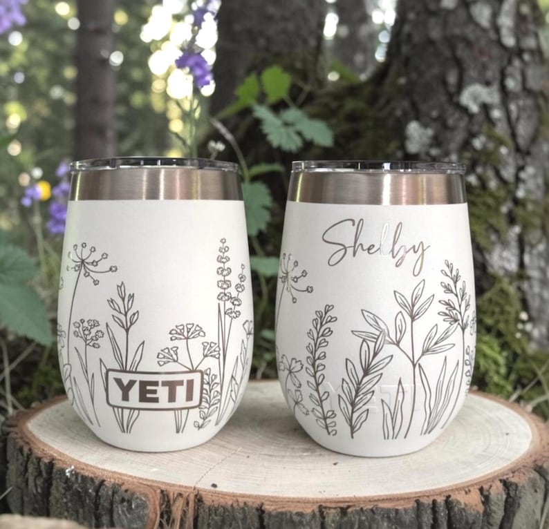 Gobelet à vin floral YETI de 10 oz avec revêtement en céramique, coupe à vin personnalisée fleurs sauvages image 1