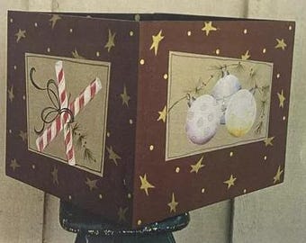 Patrón de pintura decorativa: Caja navideña de Shara Reiner