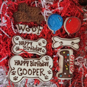 Birthday Dog Box Treats / Birthday Dog biscuits/ Happy Gotcha Day Decorated Dog Treats / Organic ingredients