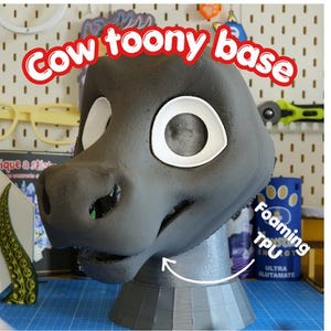Pälsdräktshuvud med bas av ko, Tonny-huvud, 3D-print