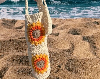 Artisan-crafted Sunflower Granny Square Water Bottle Holder - Eco-Friendly - Your Perfect Hydration Companion