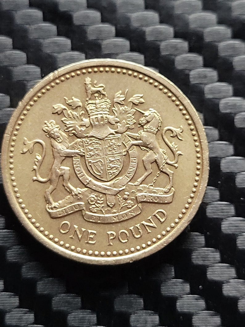 1983 Queen Elizabeth II One Pound Coin RARE Upside Down Royal Arms Decus Et Tutamen Etsy Canada