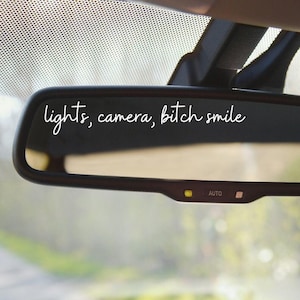 Sassy sticker achteruitkijkspiegel | Motiverende autosticker | Grappig raamcitaat voor chauffeurs