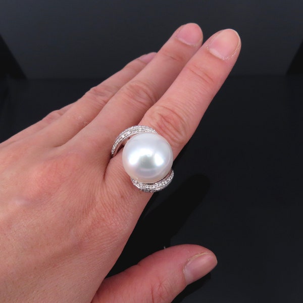 Fine 15.4mm South Seas Button Pearl & 0.30ct Diamond Platinum Ring Size 5