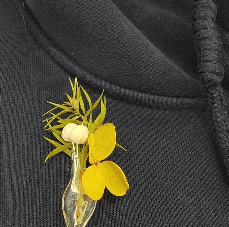 Mini broche de jarrón de flores de vidrio, broche de botella de flores estéticas, alfiler de broche de soporte de ramo, lindas mujeres de broche de moda, regalos para ella imagen 1