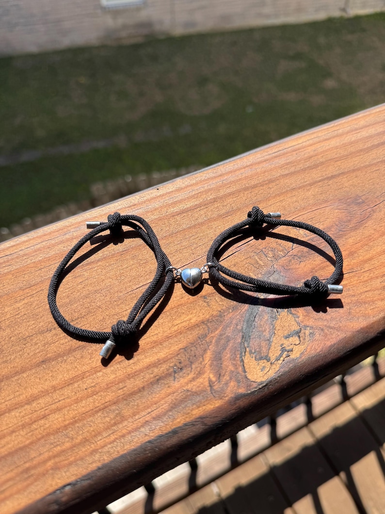 Custom Engraved Magnetic Heart Couple Bracelets: Valentine's Gift Black