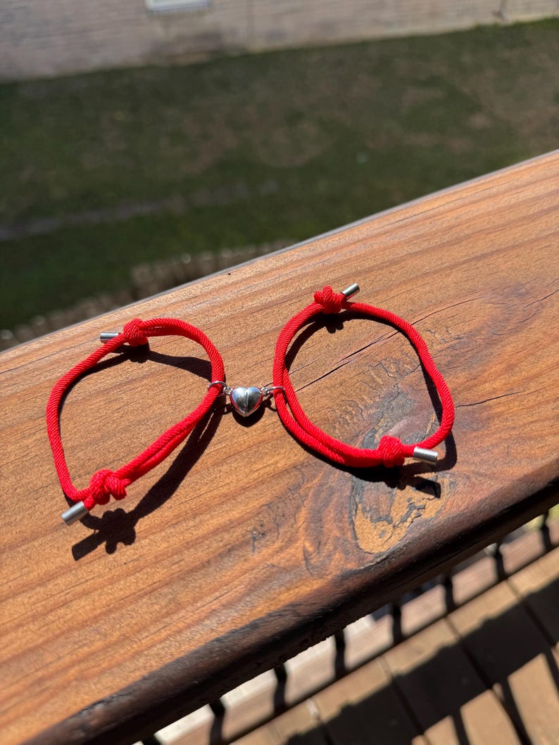 Custom Engraved Magnetic Heart Couple Bracelets: Valentine's Gift Red