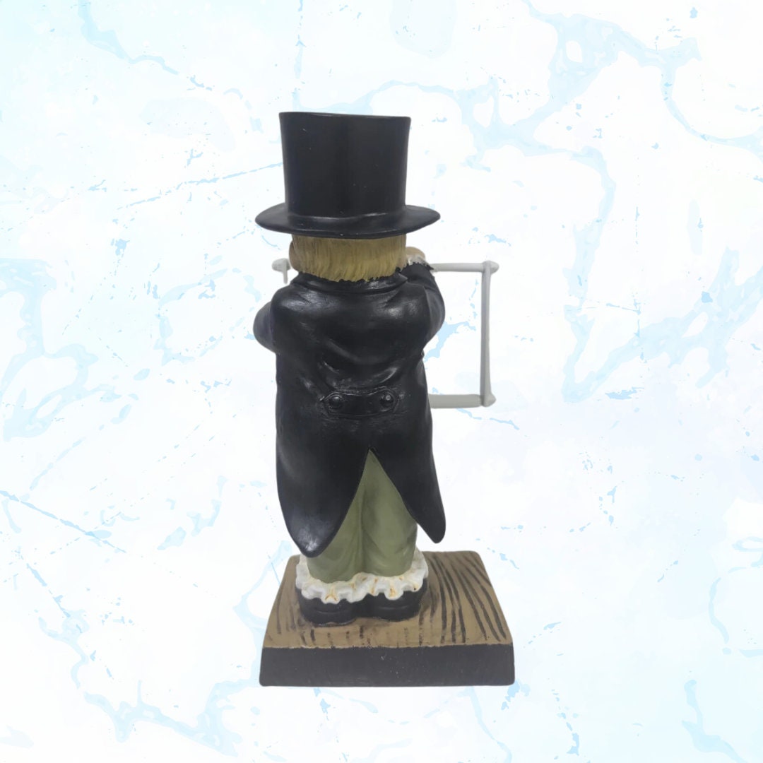 Funny Bathroom Gnome Butler Toilet Paper Holder Gnome Plugging Nose