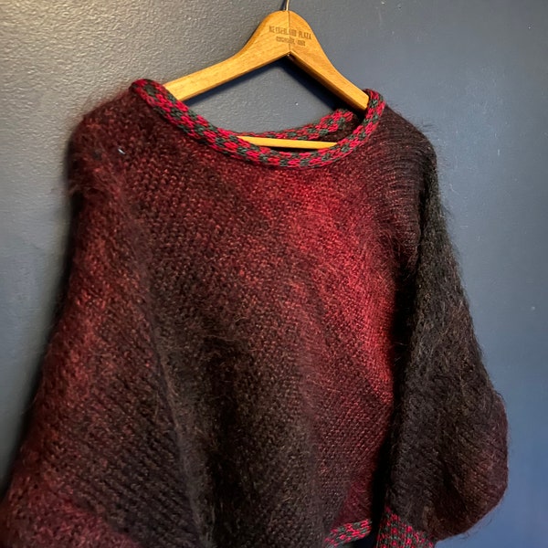 Vintage 90’s Women’s Knit Mohair Sweater Size M/L