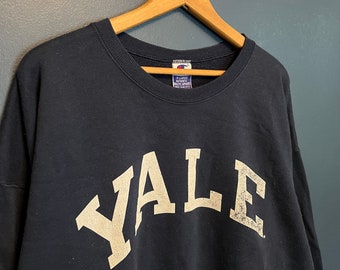 Vintage 90’s Champion Yale University College Crewneck Size XL