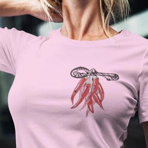 Hand-Drawn Chili Pepper Graphic Tee: Spicy Foodie Gift