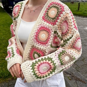 Handmade Crochet Cardigan Vintage Pink Green Circle Pattern, Cozy and Stylish Granny Square Jacket, Boho Chic Women's Sweater image 5