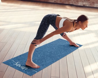 Personalized Yoga Mat: Custom Name, Blue Floral Design, Natural Rubber Fitness Mat, Anti-Slip Exercise Mat, Gift for Her, Meditation Mat