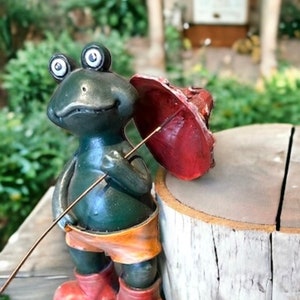 Cute Frog Sculpture Garden Decor - Animal Figurine for Outdoor Garden Decoration - Balcony Ornaments - Gifts for Frog Lover or Garden Lover