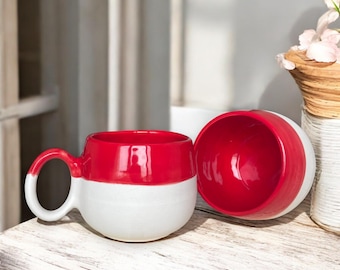Rode en witte keramische mok, handgemaakte theekop van rustiek aardewerk, ronde grote keramische koffiemok met handvat, kerstcadeau voor oma