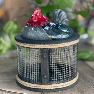 Farmhouse Chicken Egg Holder: Ceramic & Chicken Wire Basket