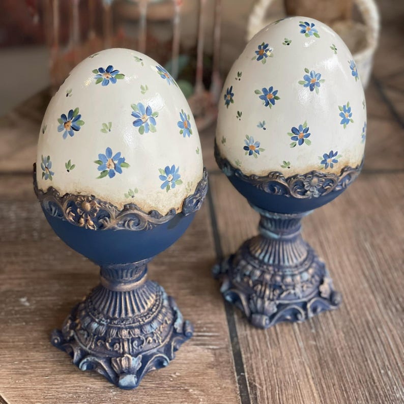 Floral Easter Eggs Blue and White Design, Large or Mini Easter Eggs, Elegant Ceramic Easter Centerpiece, Antique Cottagecore Console Decor