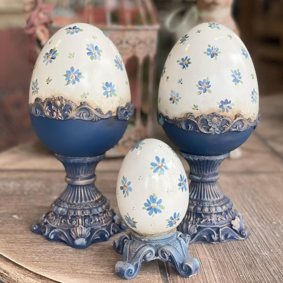 Handpainted Floral Easter Eggs, Blue and White Design, Large or Mini Easter Eggs, Elegant Ceramic Easter Centerpiece, Antique Easter Decor