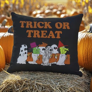 Peanuts Gang Trick or Treat Faux Suede Pillow – The Great Pumpkin Ghosts & Witches Accent Throw Cushion – Nostalgic Peanuts Fall Gift